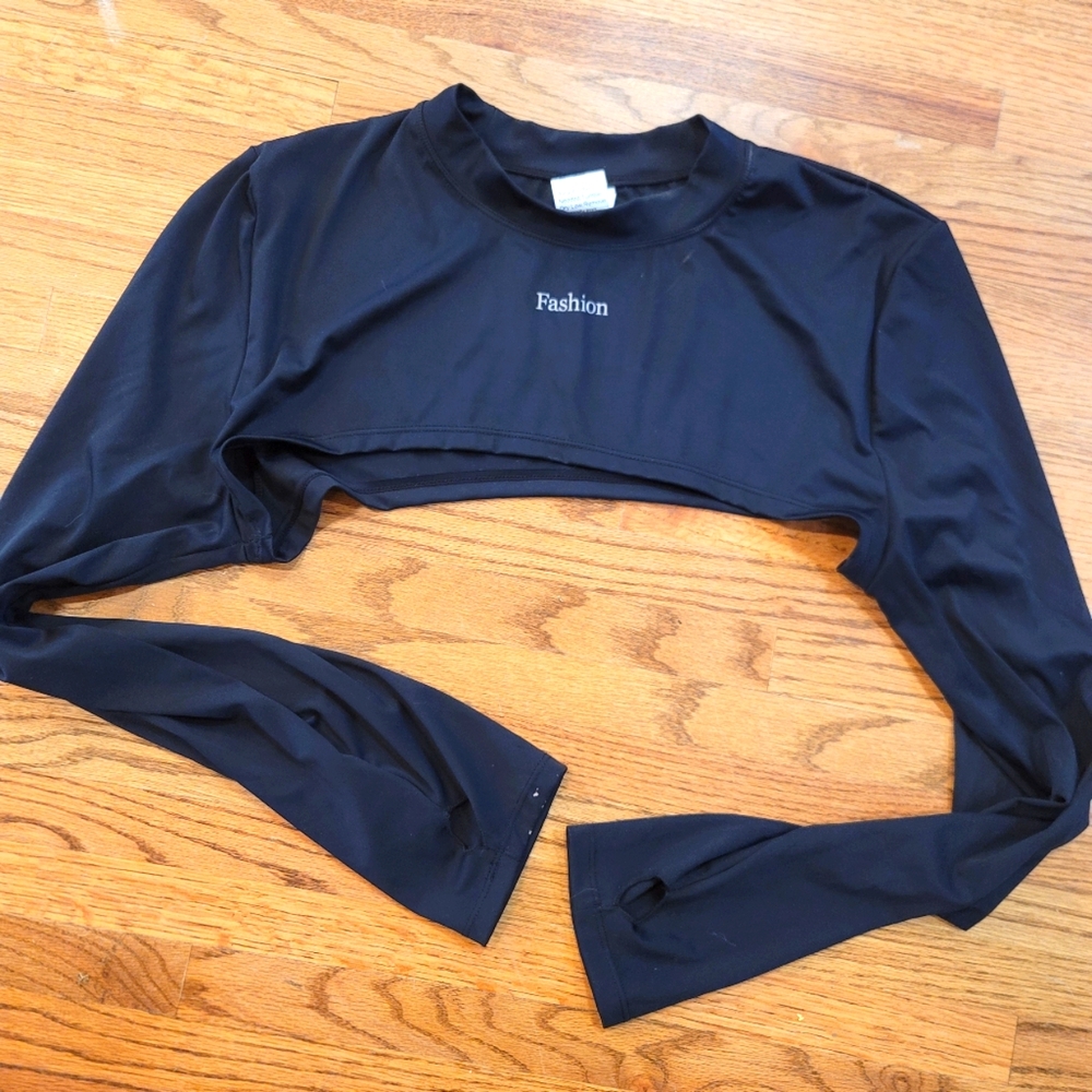 Ultra-cropped Long Sleeve Black Athletic Top With Thumbholes Stretchy